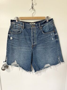 Free People We The Free Crvy Scene Stealer
Bermuda Denim Jean Shorts size 29